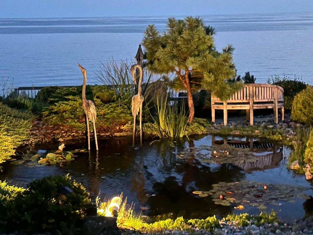 コバーグ The Wind In The Willows - Luxury Lakefront Oasis Bed & Breakfast エクステリア 写真